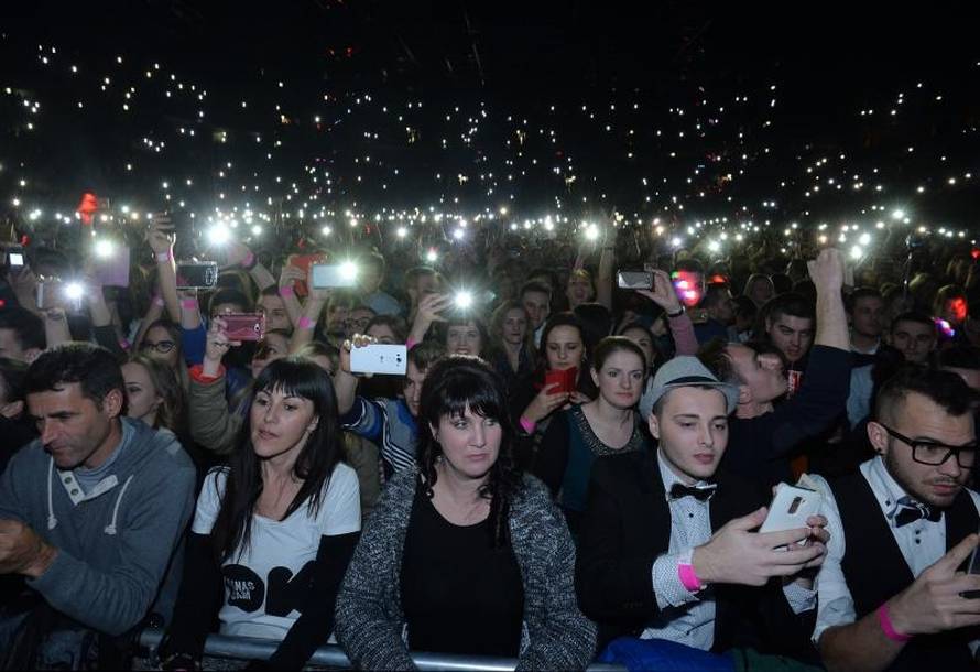 Dino Merlin je pjevao, a on je na koncertu uspio 'ubiti oko'
