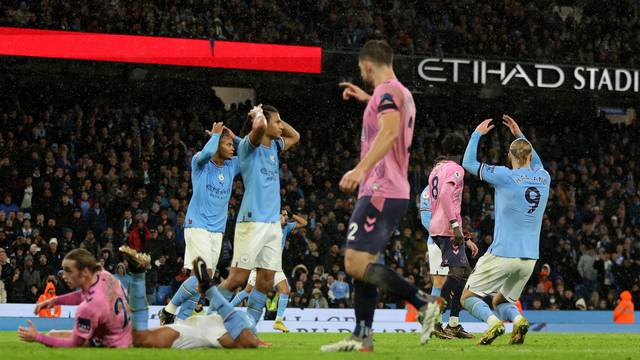 Premier League - Manchester City v Everton