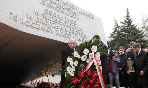 Podijeljeni Poljaci obilježili su godišnjicu smrti Kaczynskog