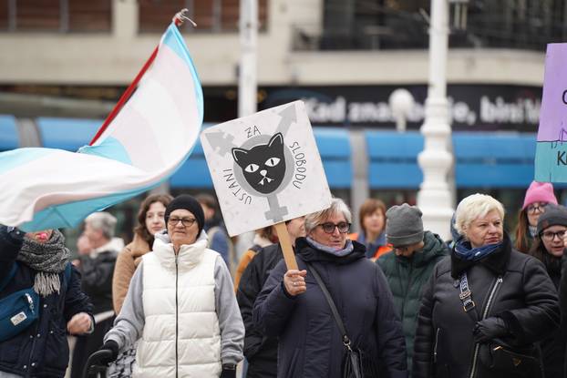 Zagreb: Prosvjednici protiv molitelja na glavnom trgu