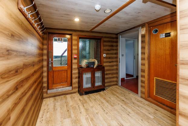 FOTO Zavirite u prvi brod-hotel u Hrvatskoj: Noćenje na ovom brodu u Rijeci ima posebnu čar