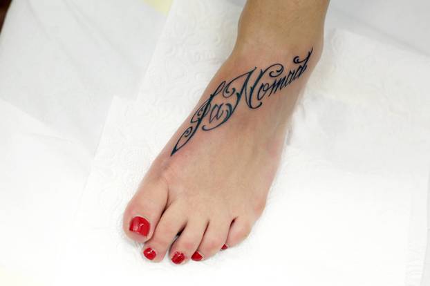 Zagreb: Ava Karabati? sa ocem Ivicom tetovirala se u tattoo studiju Zele