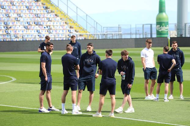 Rijeka: Igrači na terenu uoči utakmice Rijeka - Belupo