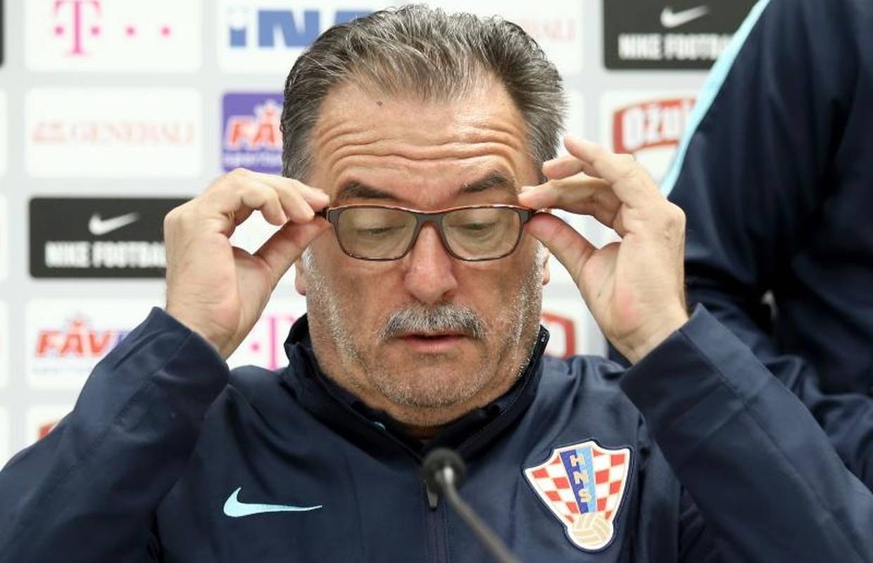 Čačić: Ako pobijedimo Češku, vodim igrače da se napijemo