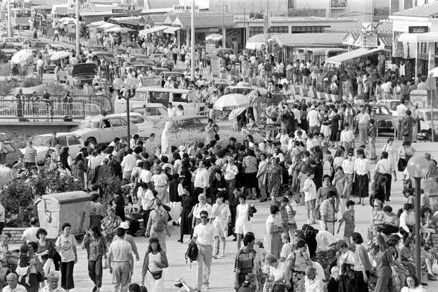 Brojni vjernici na obilježavanju 10. godišnjice ukazanja u Međurgorju, 25.6.1991.