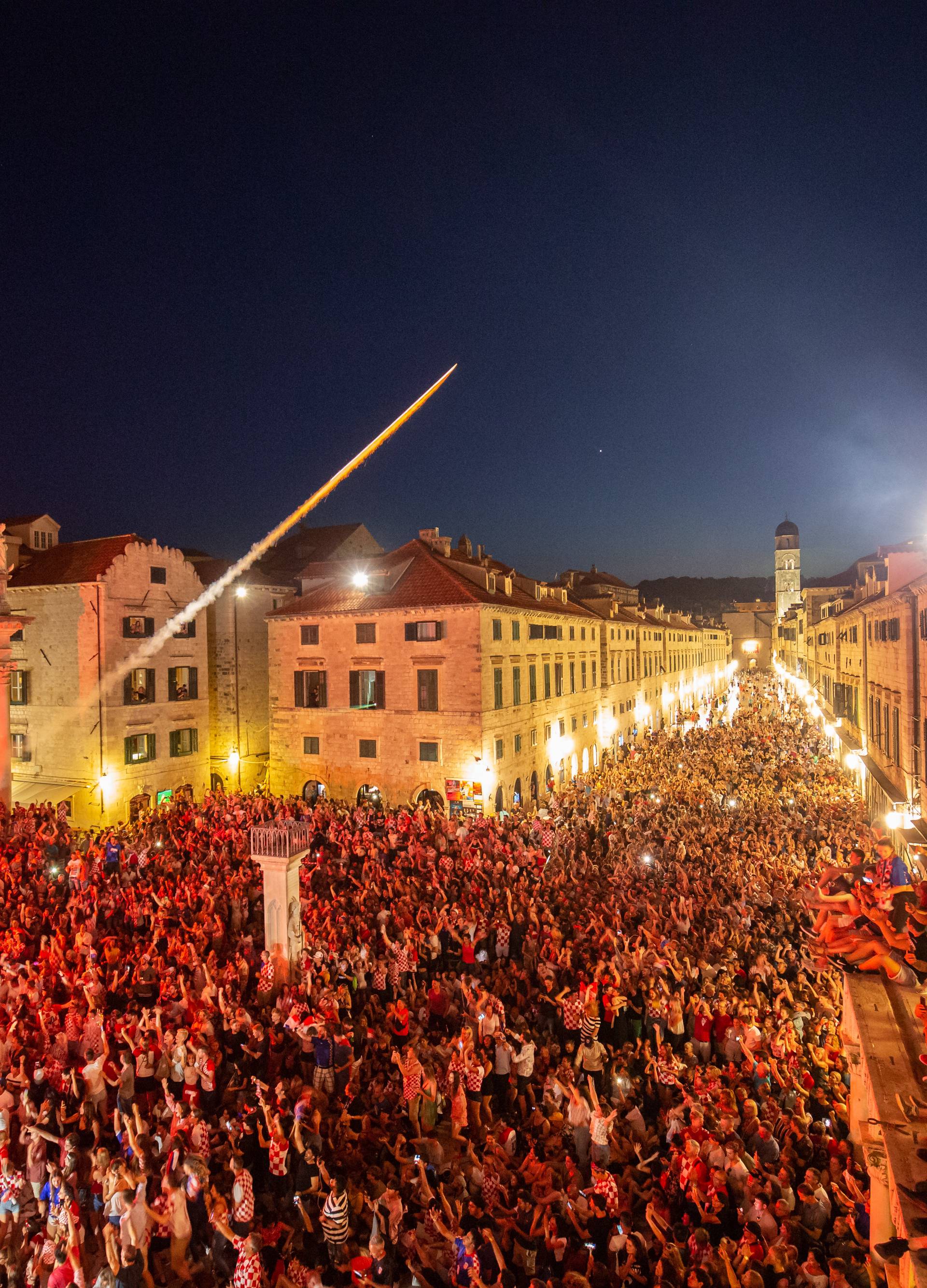 Hrvatska je u finalu SP-a! Pogledajte slavlje u Dalmaciji