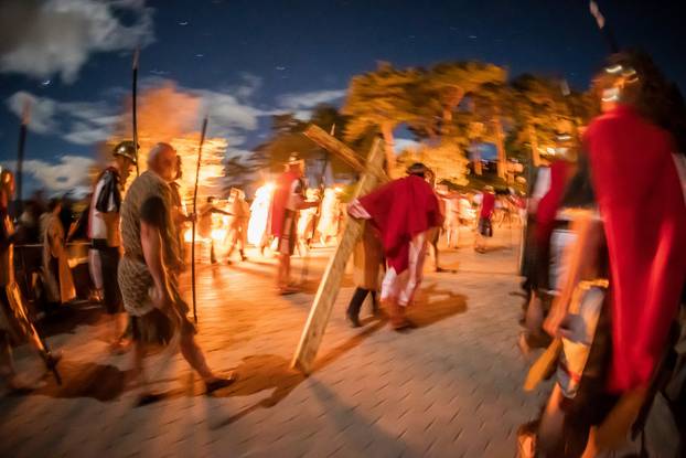 U Imotskom na Cvjetnicu uprizorena „Imotska Muka“, scenski prikaz Muke Gospodina našega Isusa Krista 