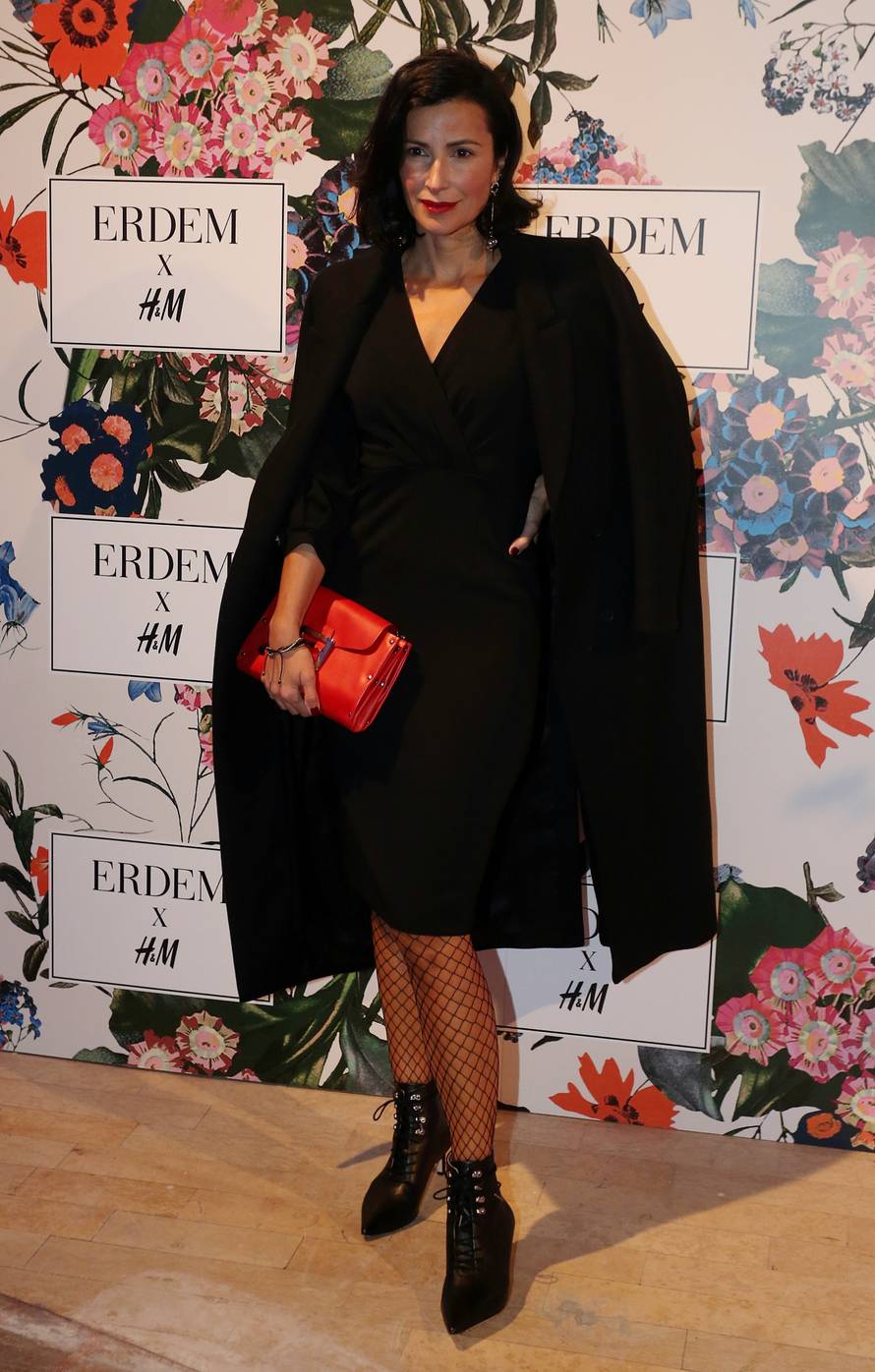 Rozga se isprsila, a Borna je pokazala previše u prozirnom