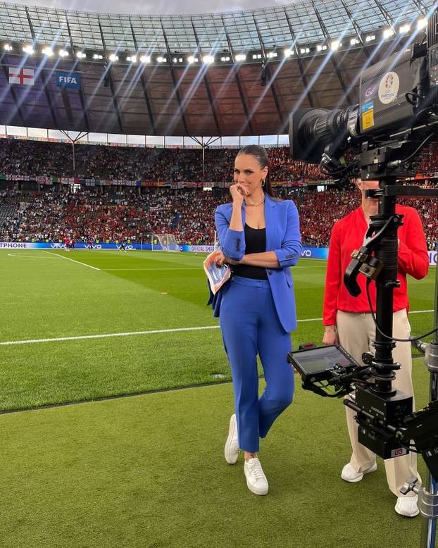 FOTO Schweinsteiger je flertao s njom u emisiji. Omiljeno je TV lice i već je bila s nogometašem