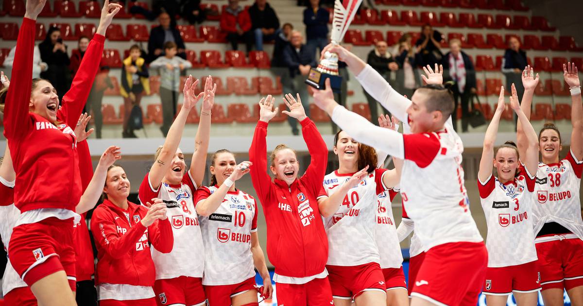 Хърватският женски отбор по хандбал печели Купата на Хърватия преди Световното първенство