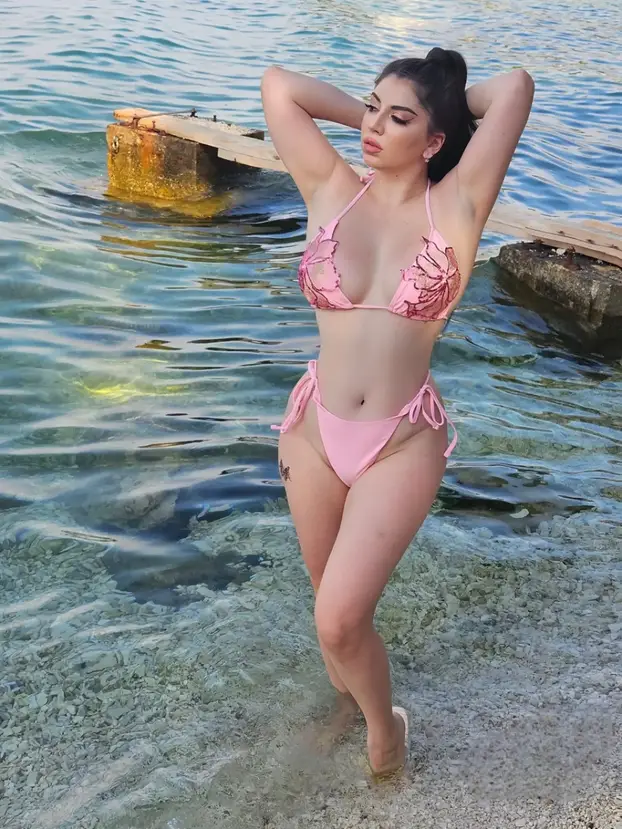 FOTO Stela iz 'Ljubav je na selu' skinula se u bikini: 'Koliko ljepote na jednome mjestu!'