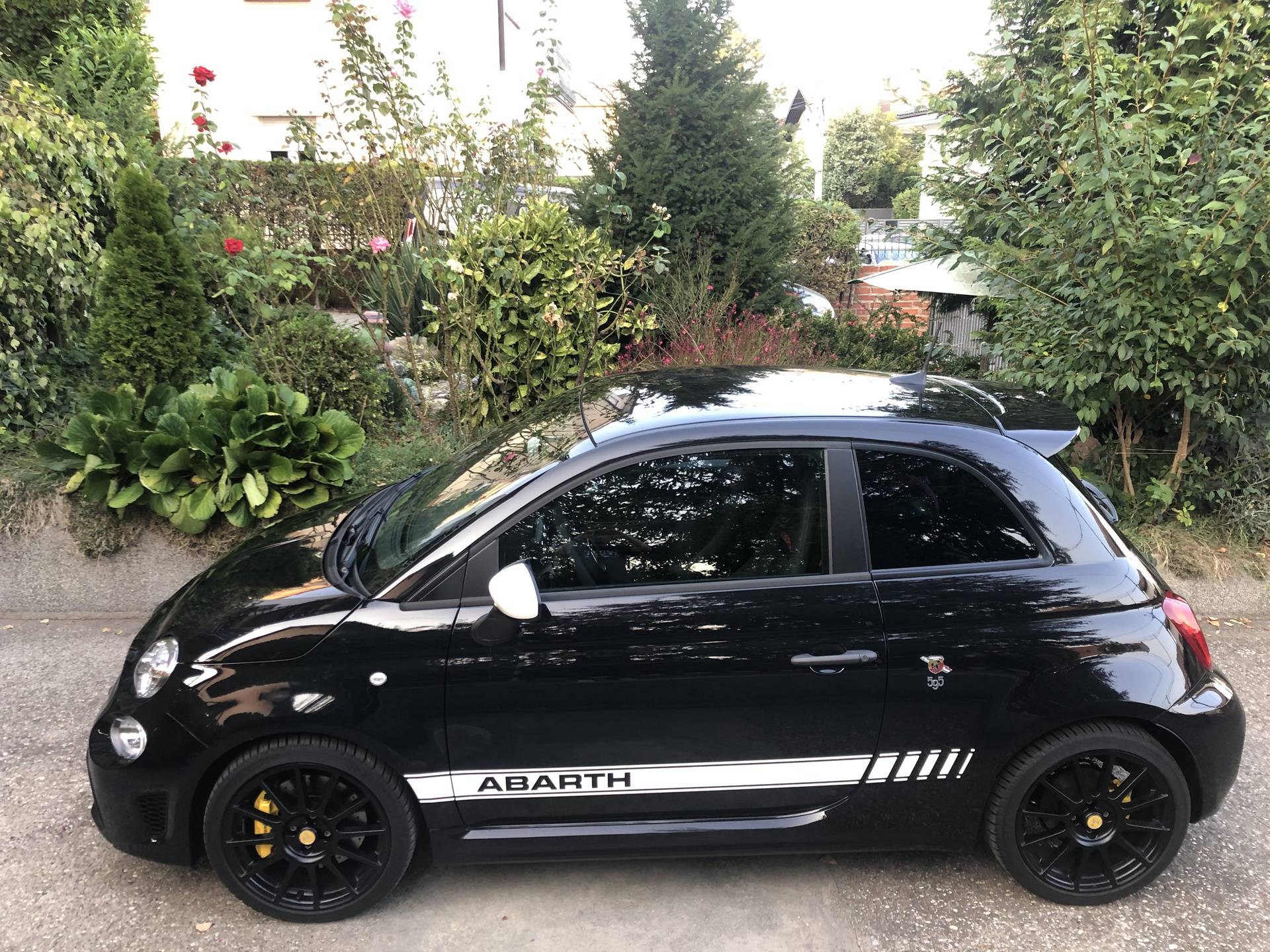 Abarth 595 Esseesse: Slatko malo, glasno i brzo ‘čudovište’