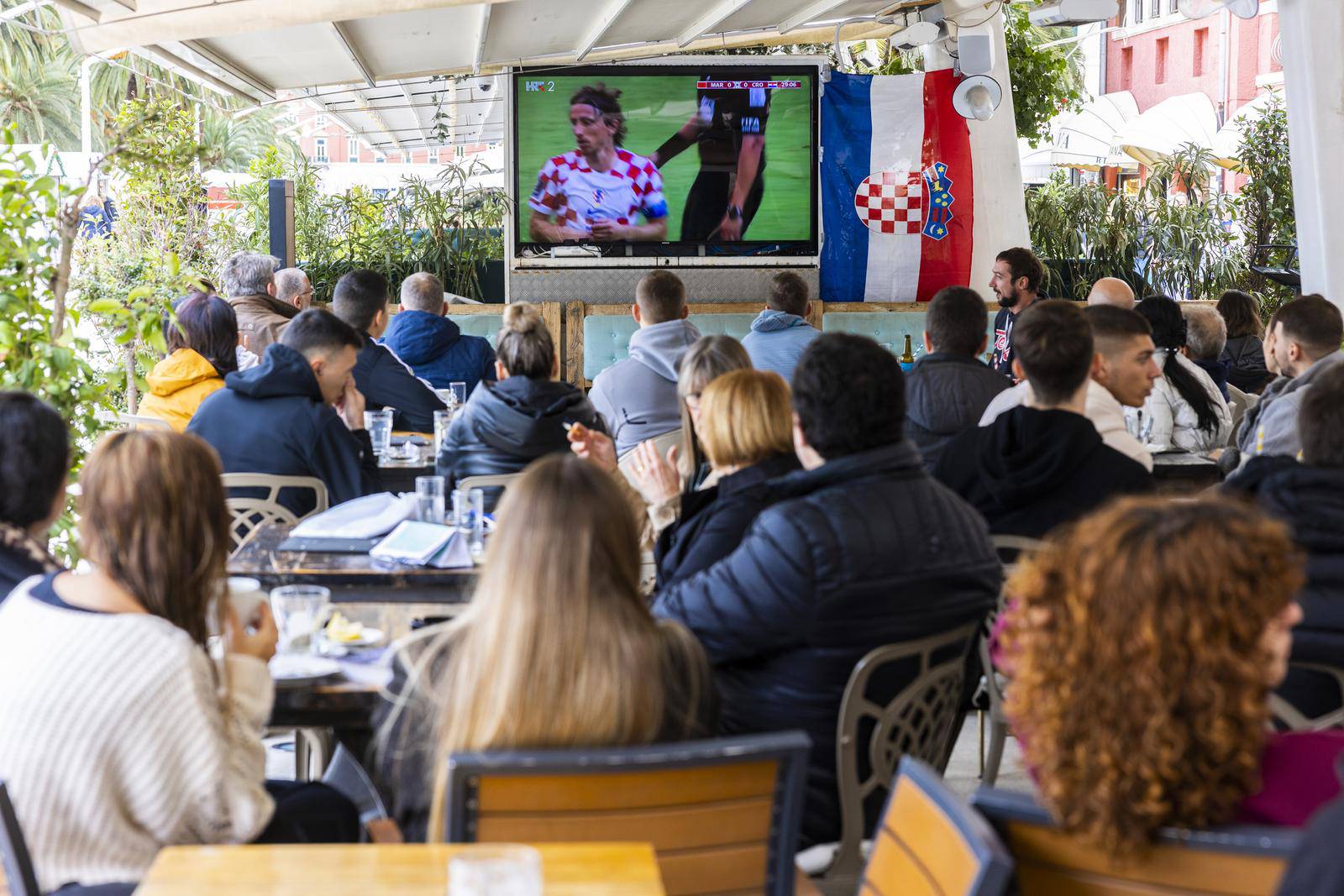 Splićani su susret pratili u kafićima na Rivi