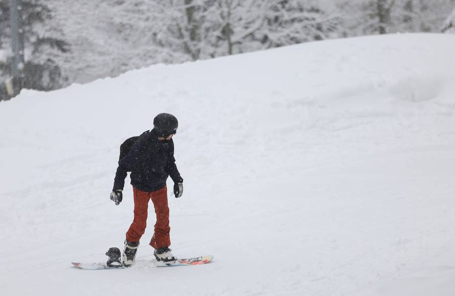 Zagreb: Započela skijaška sezona na Sljemenu 