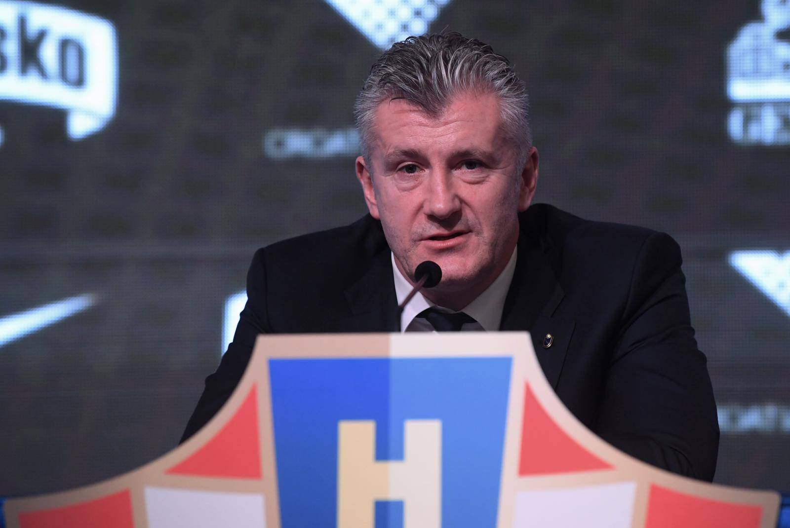 Zagreb: Davor Å uker odrÅ¾ao konferenciju za medije nakon skupÅ¡tine HNS-a