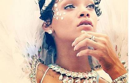 Rihanna se zbog triju provala preselila u novu vilu u L.A.- u 