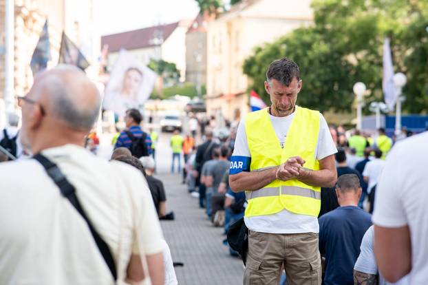 Zagreb: Javna okupljanja „Molitva krunice“ i „Ustani za slobodu“ istovremeno na Trgu