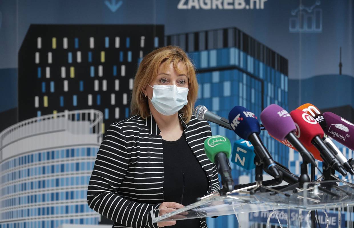 'Svi će doći na red, cijepit će se svi koji su pozvani, nitko ne treba dolaziti sat, dva ranije'