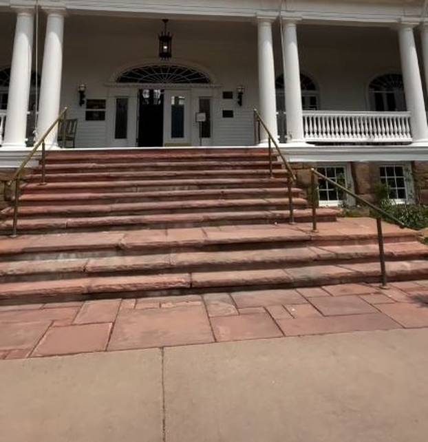 FOTO Da se naježiš... Ovako izgleda hotel u koji turisti dolaze noćiti da 'vide' duhove