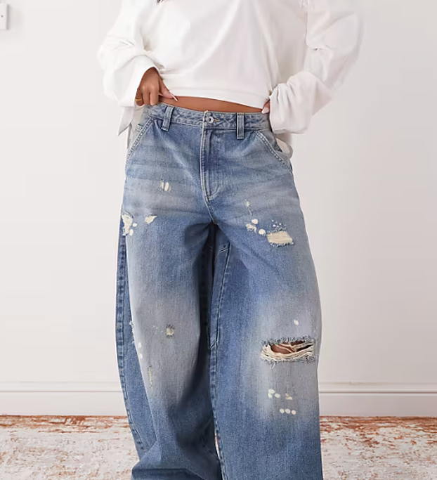 Vraćaju se poderane traperice: Izdvojili smo najbolje komade