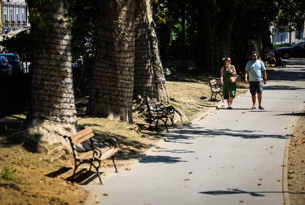 Visoke temperature ispraznile ulice Samobora