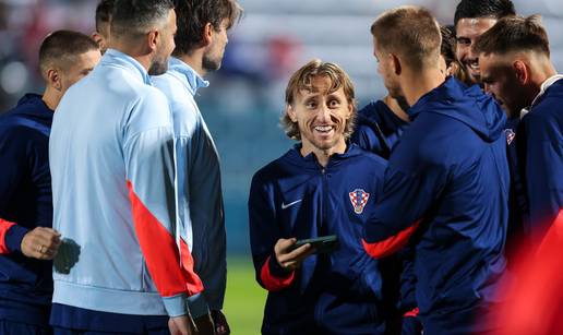 VIDEO Sjajne vijesti za 'vatrene' s Farskih Otoka. Češka izgubila! Hrvatska je pred vratima SP-a