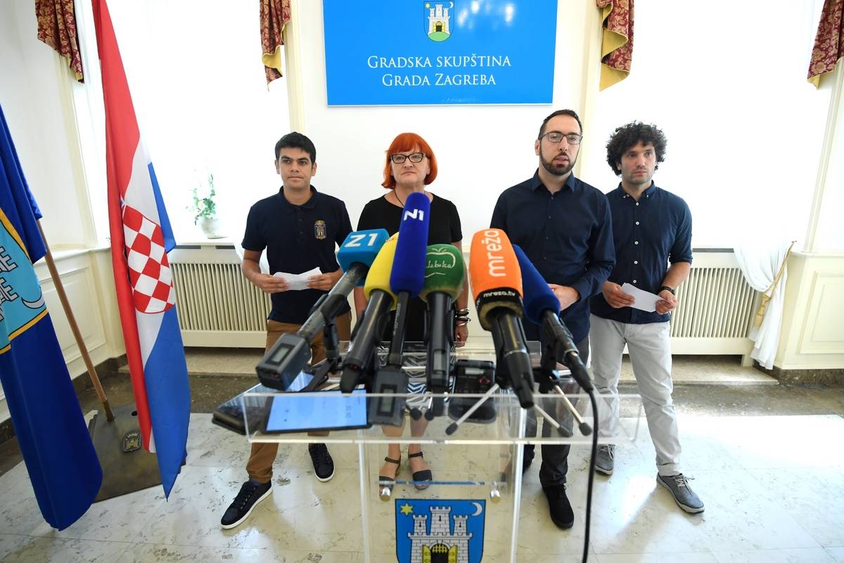 'Dva ureda osnovana zbog kadrovskih apetita HDZ-a'