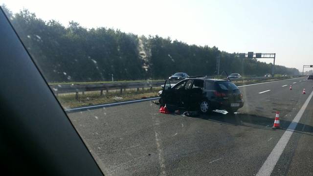 Autom se zabio u kamion kod Popovače, dvoje ljudi ozlijeđeno