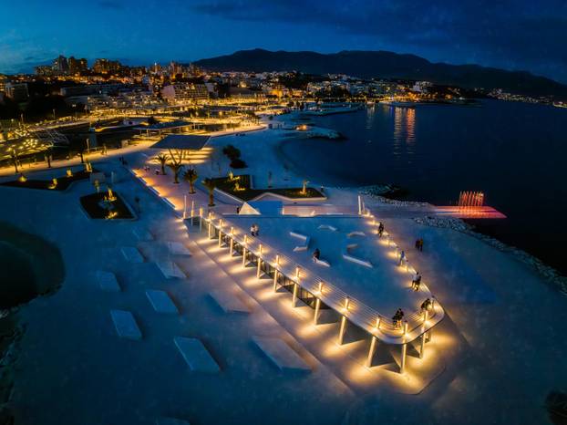 Noćne fotografije novouređenog Žnjanskog platoa