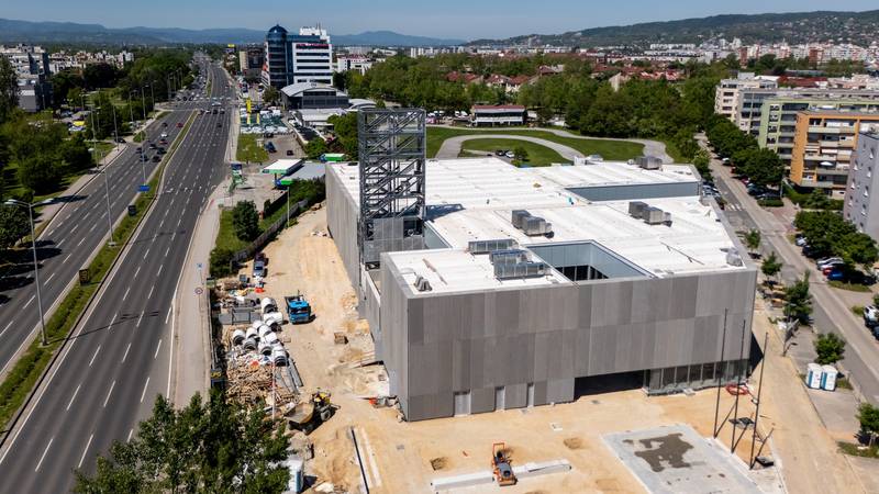 FOTO Broji se još sitno: Radovi na bazenu u Španskom pri kraju
