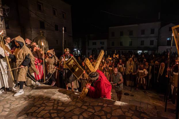 Imotski: Uprizorenje 24. Žive slike Muke Isusove