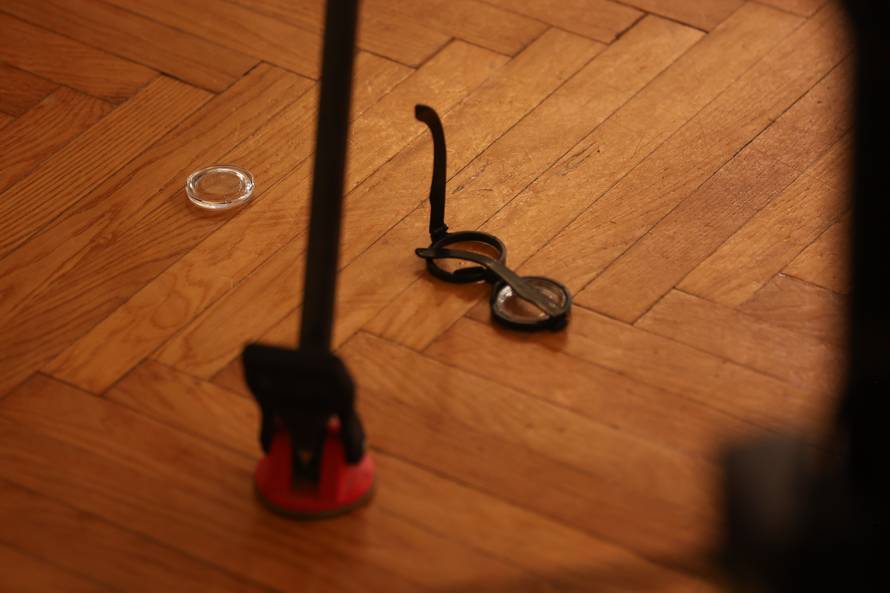 Simon s neobičnim naočalama dočekao mladenku u 'Braku na prvu', kuma: Tko je ovaj čudak?