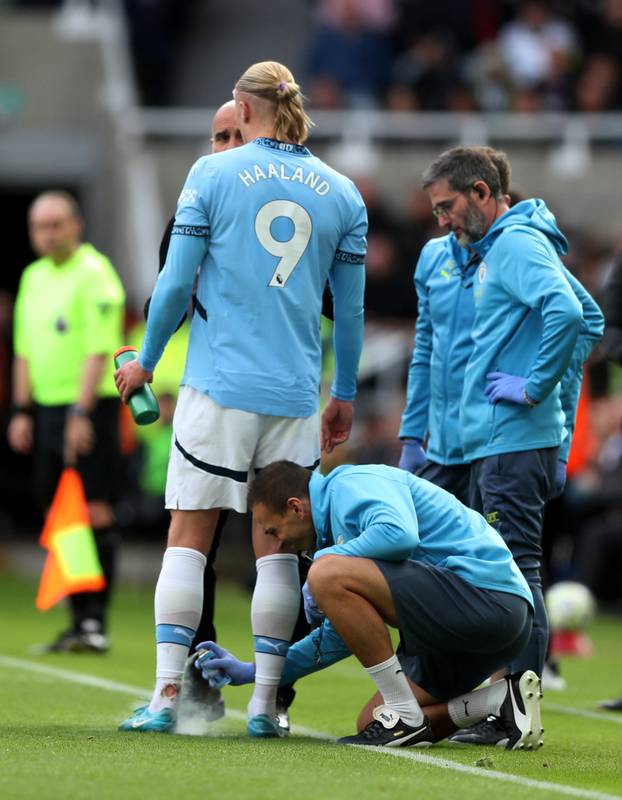 Premier League - Newcastle United v Manchester City
