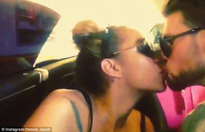 Leona Lewis i dečko Dennis izmjenjuju poljupce u Parizu