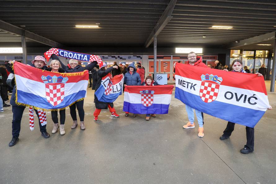 Herning: Navijači očekuju početak utakmice Hrvatska i Njemačka u polufinalu EHF Europskog prvenstva