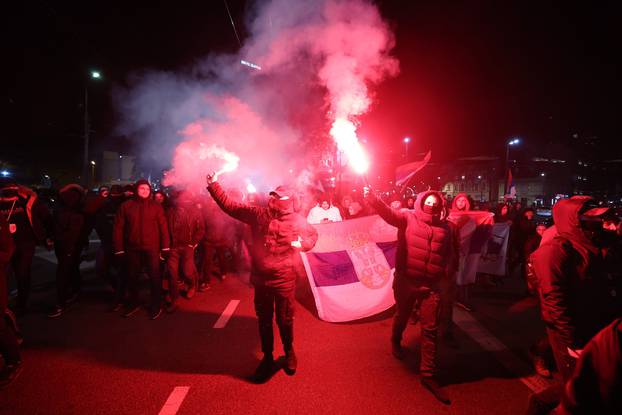 U Beogradu se okupili prosvjednici i poručili "Kosovo je srce Srbije"