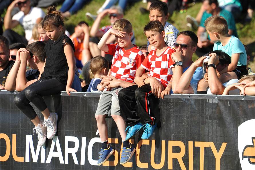 Međimurci uz 'vatrene': Čak 5 tisuća ljudi na prvom treningu