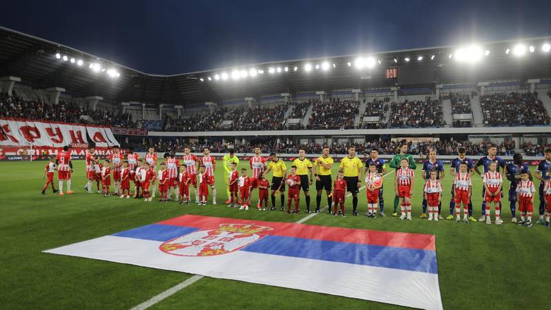 Srbska politika naj bi favorizirala klub brez licence z novim stadionom