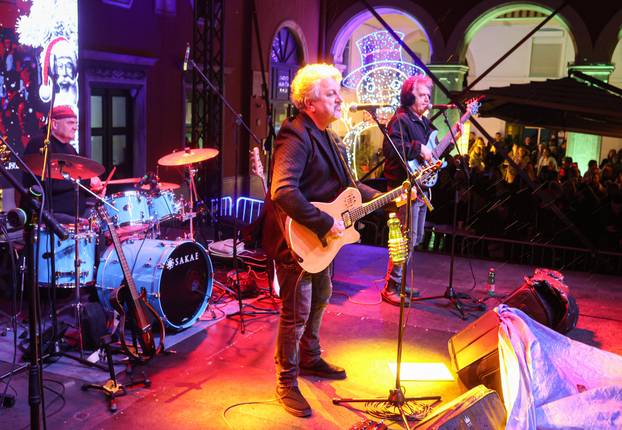 Split: Koncert grupe  Dalmatino