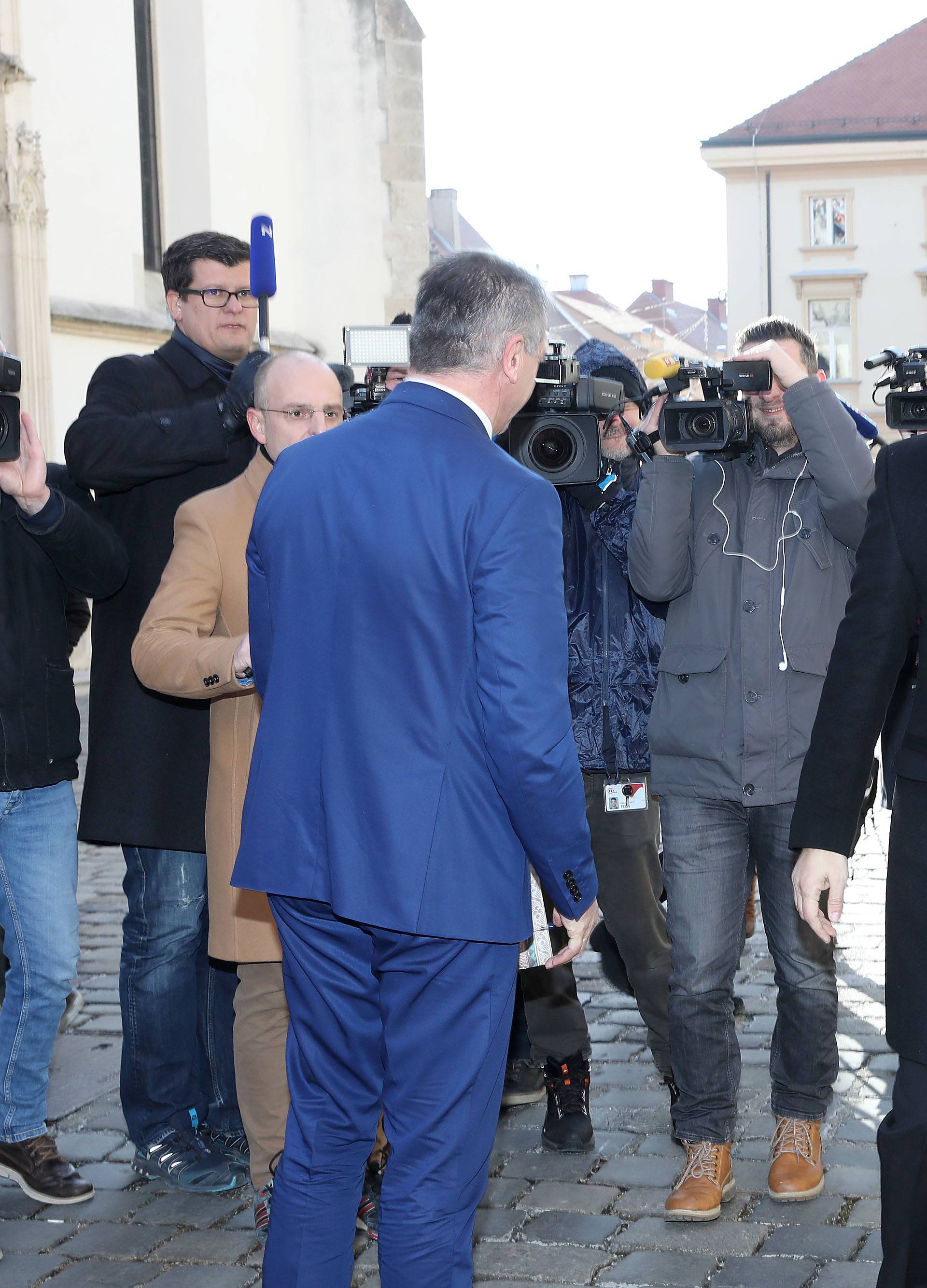 Zagreb: Dolazak Älanova vladajuÄe koalicije na sastanak u Banske dvore