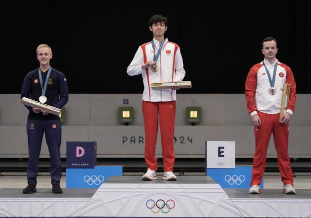 Shooting - 10m Air Rifle Men's Victory Ceremony