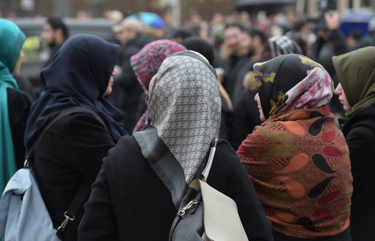 Sud Europske Unije kaže da se može zabraniti hidžab na poslu