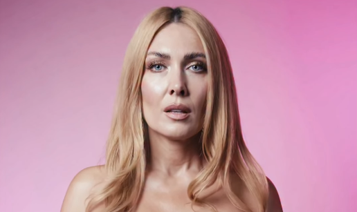 Ivana Mi&scaron;eri&cacute; pred kamerama samo s vrpcom preko grudiju: Poslala je va&zcaron;nu poruku &zcaron;enama