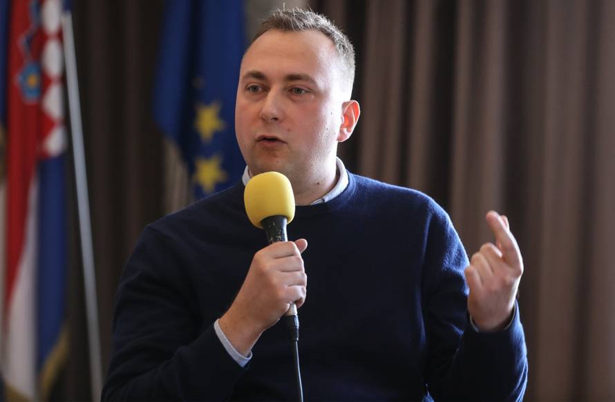 Zagreb: Okrugli stol pod nazivom "Treba li nam obrazovanje za demokraciju"