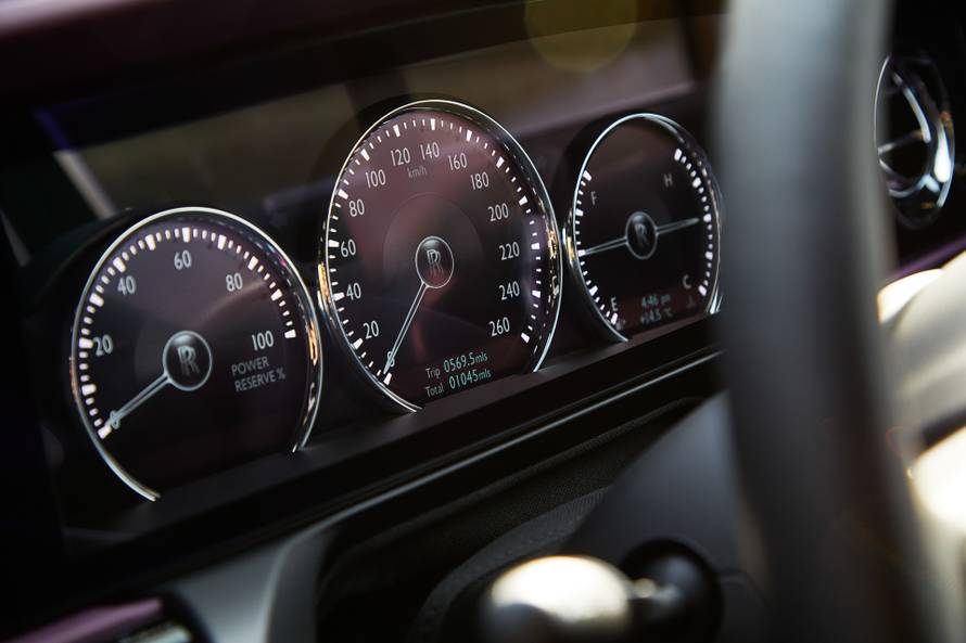 Novi Rolls Royce Ghost  je bio toliko tih da je izazivao mučnine