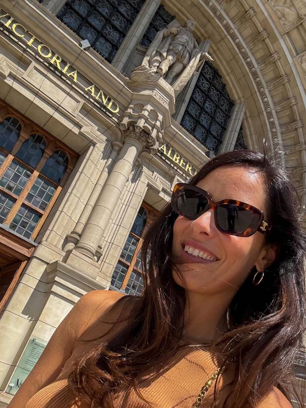 FOTO Ana Ivanović blista nakon razvoda sa Schweinijem. Pljušte komentari na fotke s plaže