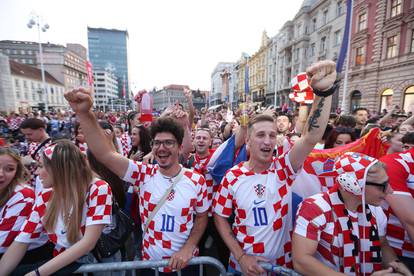 FOTO Kockice pune glavni trg u Zagrebu: 'Atmosfera je užarena i napeta, ali pobijedit ćemo!'