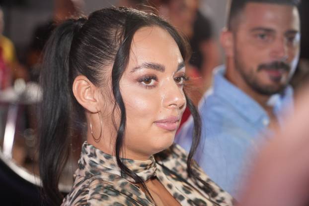 Beograd: Dolazak natjecatelja u show Eilta 10 na televiziji Pink