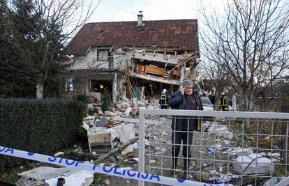 Opečeni u eksploziji plina se i dalje bori za život