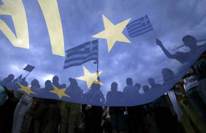 Nijemci popustili: Oprostit će Grčkoj  200 milijardi eura duga